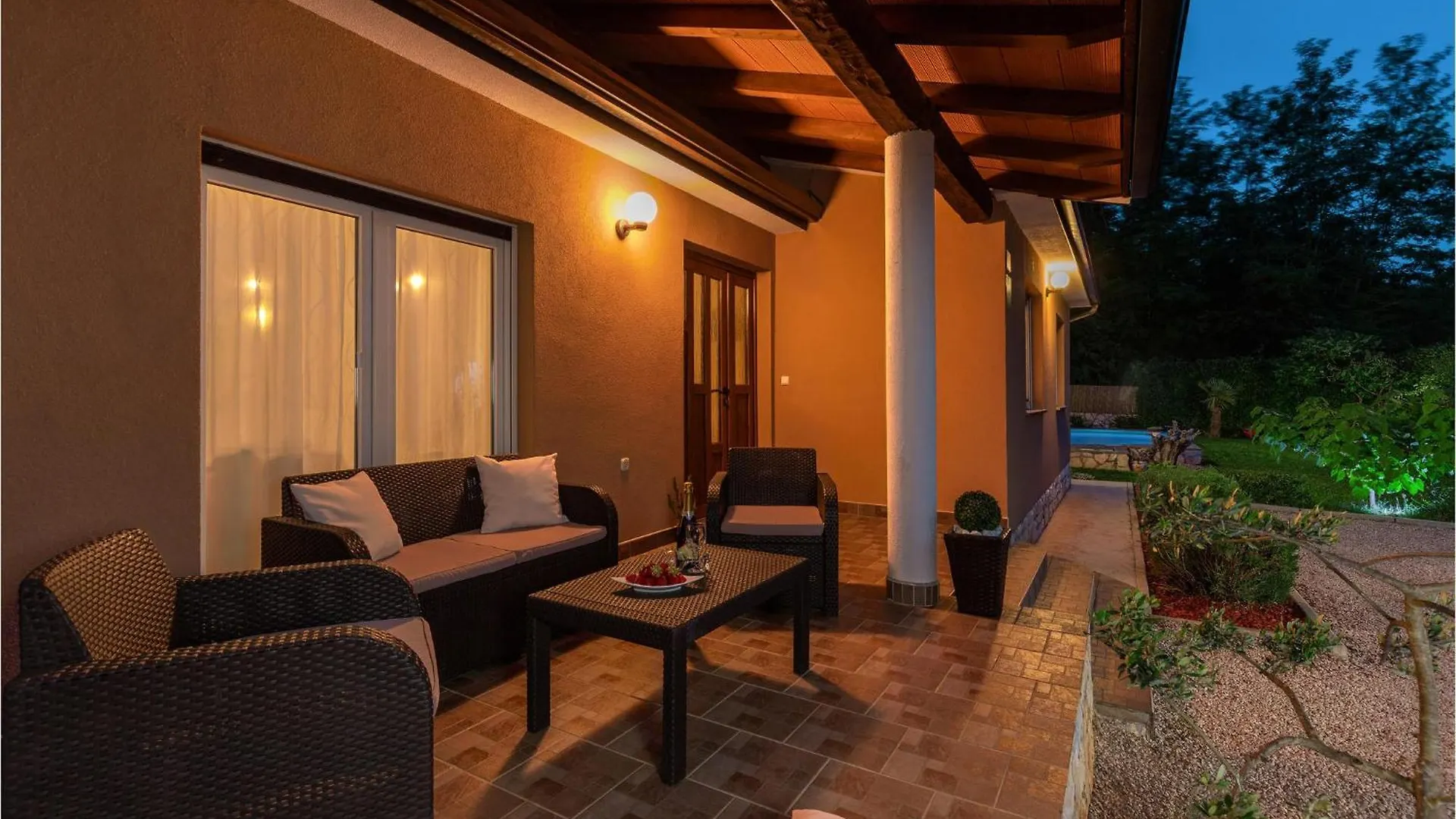 Stunning Home In Snasici With Kitchen Mali Turini Дом отдыха