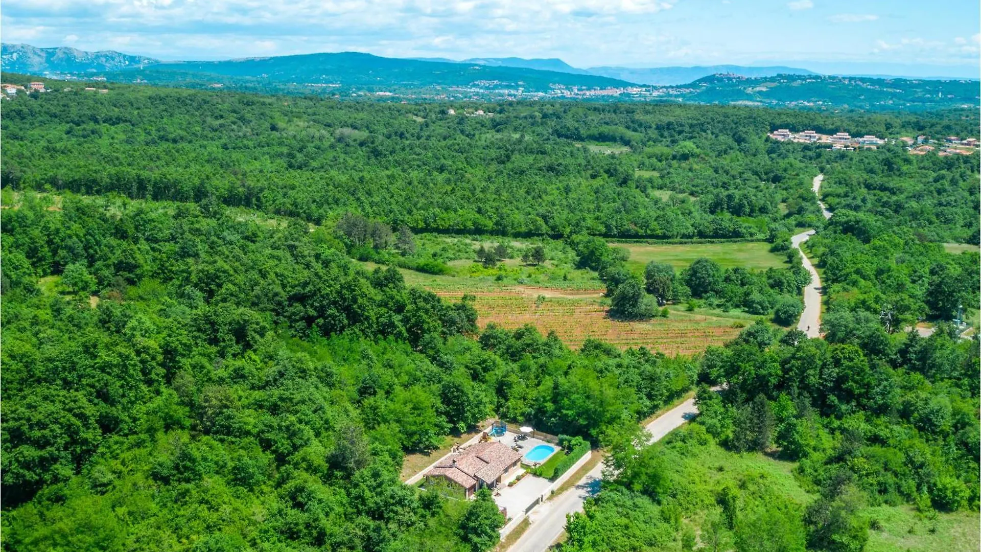 Stunning Home In Snasici With Kitchen Mali Turini